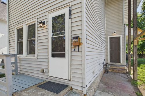 920 Farrington St, Saint Paul, MN, 55117-5211 | Card Image