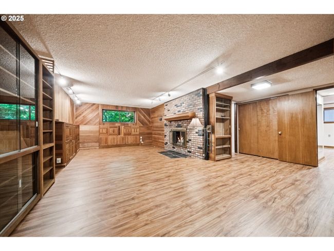 Family Room | Image 15