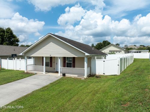 2573 Bay Meadows Way, Sevierville, TN, 37876-7971 | Card Image