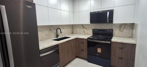 311-901 Hillcrest Dr, Hollywood, FL, 33021-7859 | Card Image