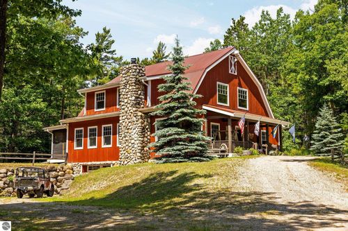 37659 Kings Highway, Beaver Island, MI, 49782 | Card Image