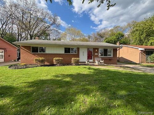 35752 Florane St, Westland, MI, 48186-8225 | Card Image