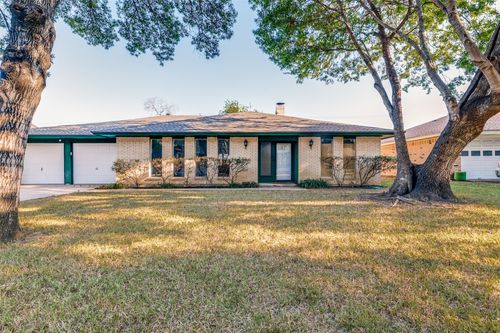 2107 Briarwood Blvd, Arlington, TX, 76013-3471 | Card Image