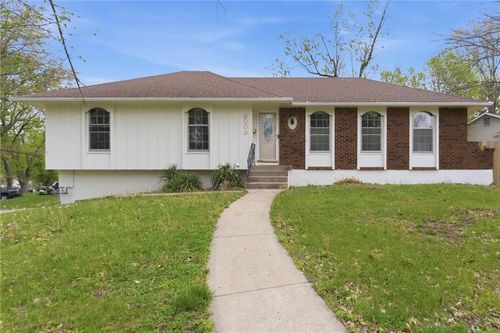 9009 Kentucky Ave, Kansas City, MO, 64138-4448 | Card Image