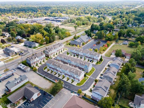 69 Kaprol Dr, Troy, MI, 48098-1952 | Card Image