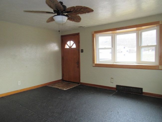 231 Sangston Ave, House other with 3 bedrooms, 1 bathrooms and 2 parking in Masontown PA | Image 6