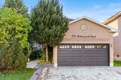 200 Fallingbrook St, Whitby, ON, L1R2B1 | Card Image