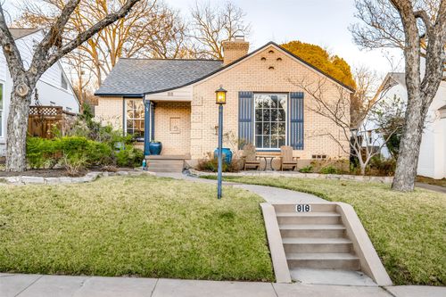 818 Valencia St, Dallas, TX, 75223-1327 | Card Image
