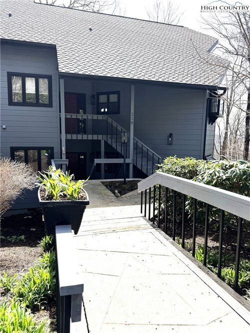 210-210 Grouse Moor Dr, Linville, NC, 28646-8112 | Card Image