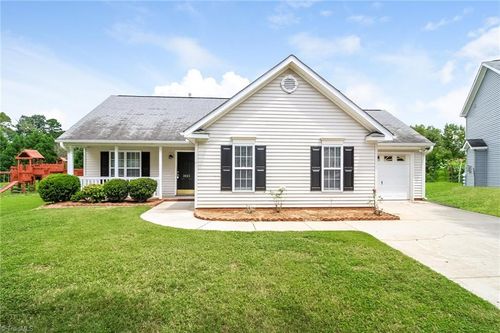 3821 Eagles View Ct, High Point, NC, 27265-3612 | Card Image