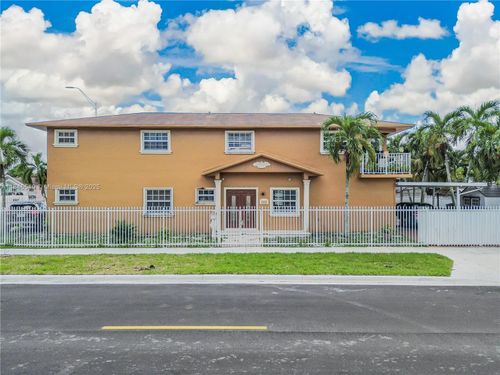 948 E 47th St, Hialeah, FL, 33013-2035 | Card Image