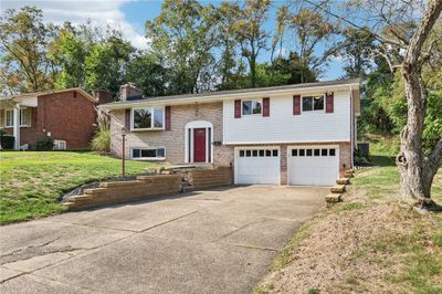 1236 Holy Cross Dr, House other with 3 bedrooms, 2 bathrooms and 2 parking in Monroeville PA | Image 2