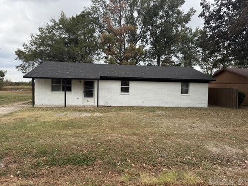 313 Teresa Ln, Lonoke, AR, 72086-3857 | Card Image