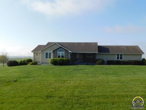 10325 Westridge Rd, Holton, KS, 66436-8639 | Card Image