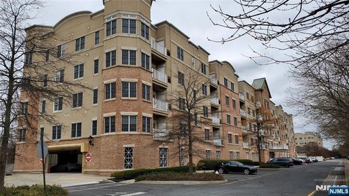 2116 Windsor Park Ct, Englewood, NJ, 07631-4977 | Card Image