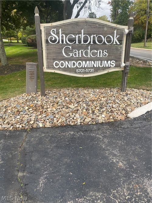 25-5721 Som Center Rd, Solon, OH, 44139-2060 | Card Image