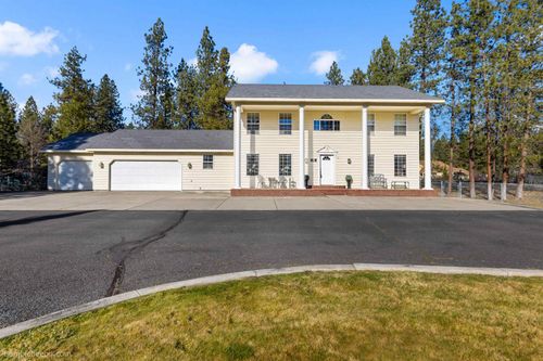 16607 N Primrose Ln, Nine Mile Falls, WA, 99026-9386 | Card Image