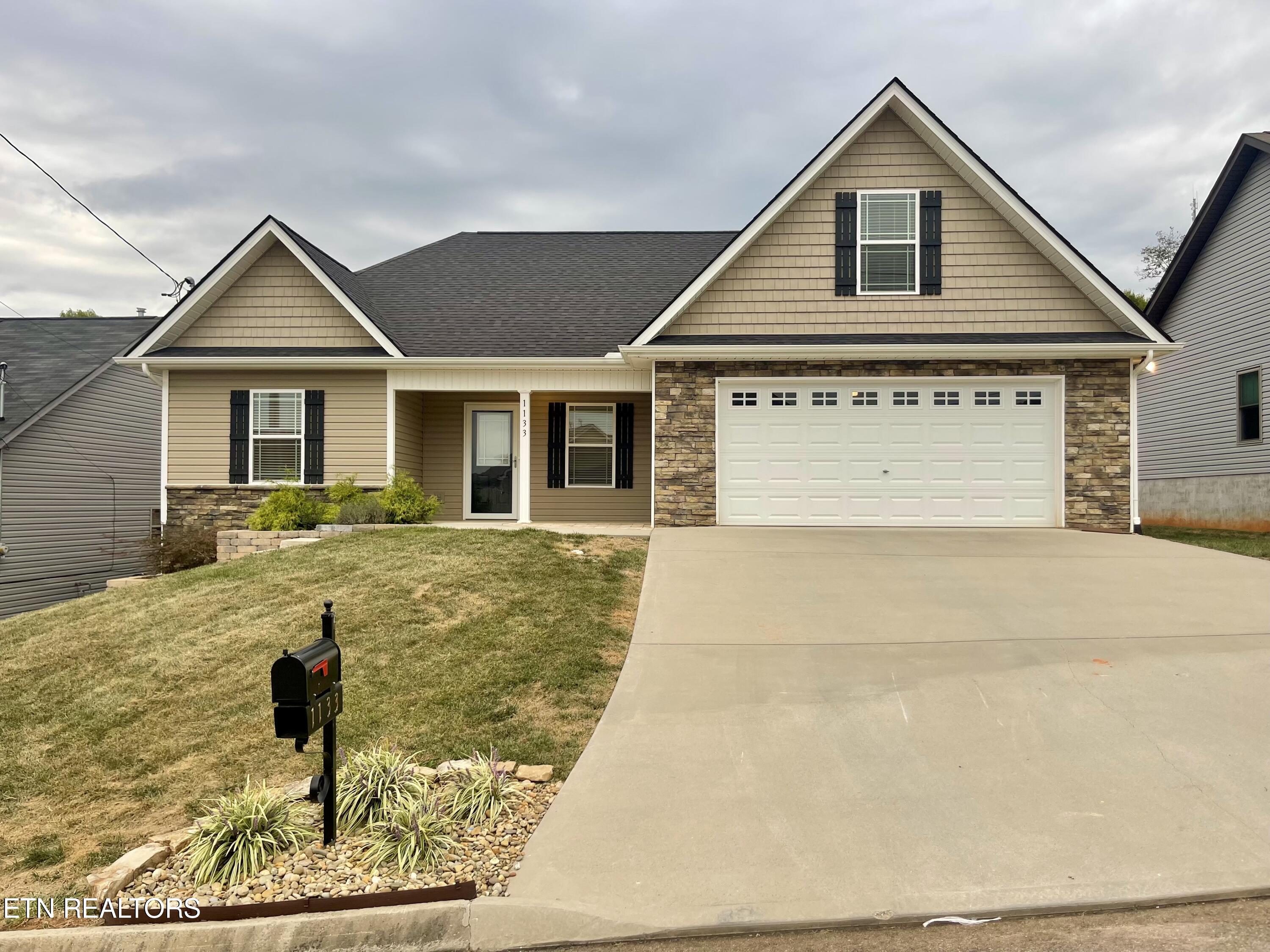Pine Run Ln, Knoxville, TN 37932