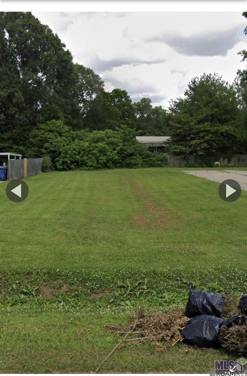 905 Bohne Rd, Port Allen, LA, 70767-4256 | Card Image