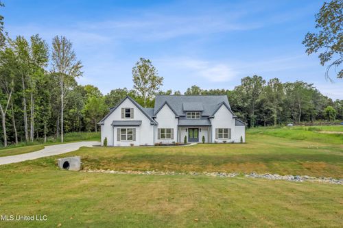10094 Sunset Creek Cv, Hernando, MS, 38632-1396 | Card Image