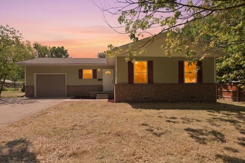 516 E Springfield St, Aurora, MO, 65605-2568 | Card Image