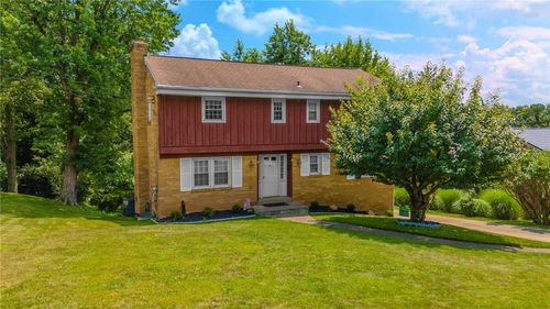 229 Yarrow Ln, Pleasant Hills, PA, 15236-4209 | Card Image