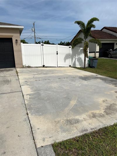 5278 Nw North Macedo Blvd, House other with 4 bedrooms, 2 bathrooms and null parking in Port St. Lucie FL | Image 2