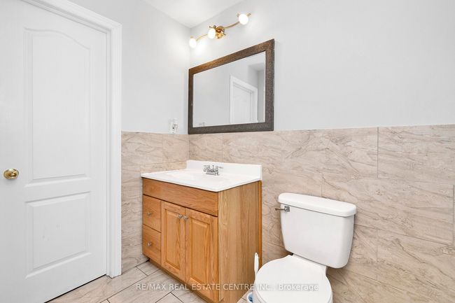 69 Newstead Cres, House attached with 4 bedrooms, 2 bathrooms and 3 parking in Brampton ON | Image 20