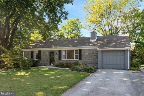 307 Highland Ave, WALLINGFORD, PA, 19086-6102 | Card Image