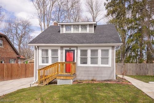 3782 Edgepark Dr, Coventry Township, OH, 44319-2920 | Card Image