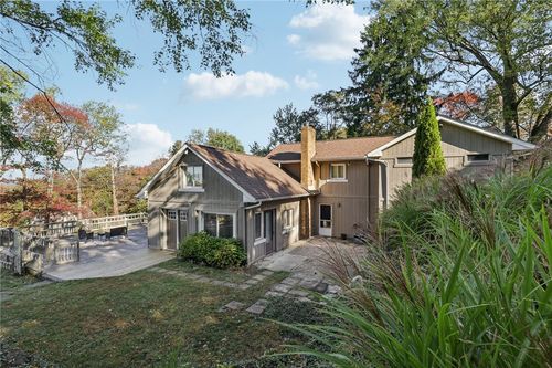 1012 Magnolia Dr, Jeannette, PA, 15644-2845 | Card Image