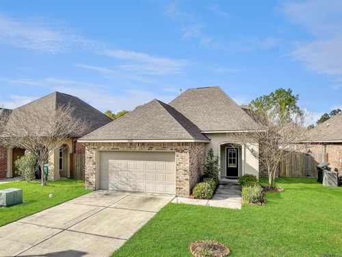 39152 Superior Wood Ave, Gonzales, LA, 70737-5609 | Card Image