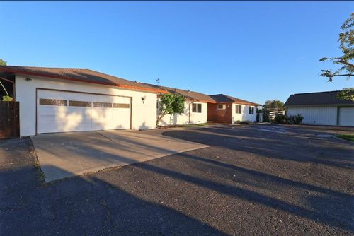 307 Mansfield Rd, Hollister, CA, 95023-9722 | Card Image