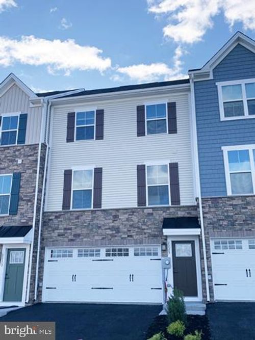 73-1115 Rosecroft Ln, YORK, PA, 17403-9592 | Card Image