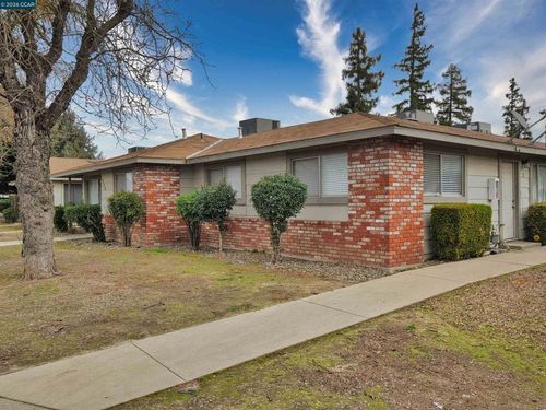 220 220 Kingston Lane, Modesto, CA, 95354-3110 | Card Image