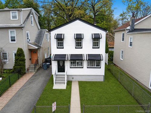 81 Potter Ave, New Rochelle, NY, 10801-2113 | Card Image