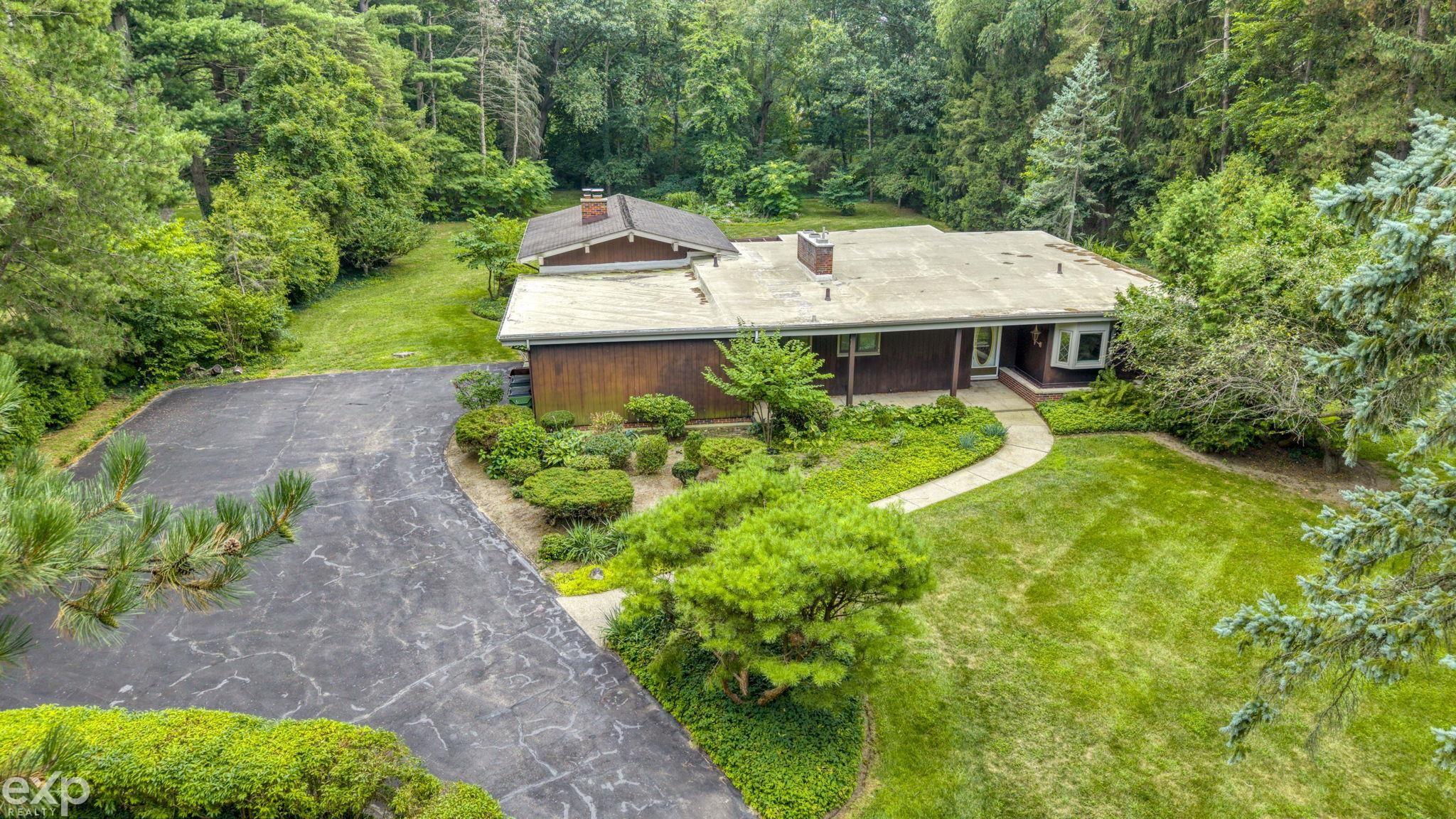 Residential in Shelby Charter Township 5