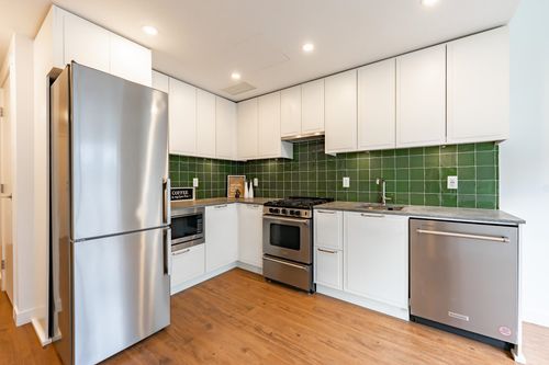 402-648 Lea Ave, Coquitlam, BC, V3J0P1 | Card Image