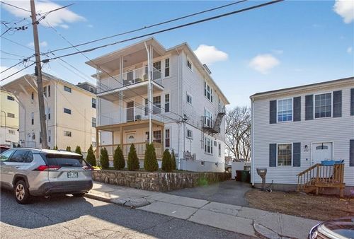 277 Ward Street, Woonsocket, RI, 02895 | Card Image
