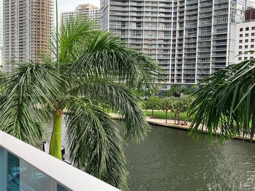 apt-304-200 Biscayne Boulevard Way, Miami, FL, 33131-2155 | Card Image