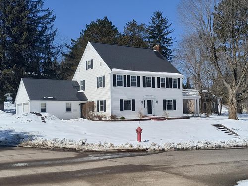 203 N 8th Ave, Iron River, MI, 49935-1611 | Card Image