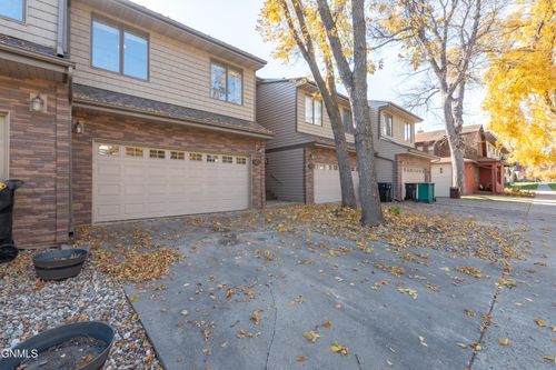 103 W Avenue A, Bismarck, ND, 58501-3733 | Card Image
