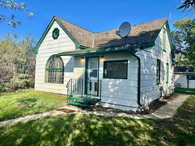 5128 - 49 St., House detached with 2 bedrooms, 1 bathrooms and 4 parking in Hardisty AB | Image 1