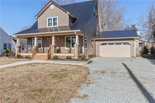402 W Clay St, Mebane, NC, 27302-2362 | Card Image