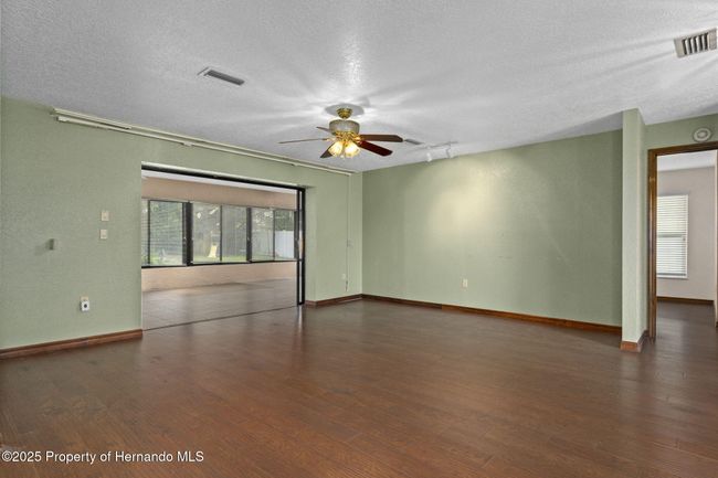 2318 Evenglow Ave, House other with 3 bedrooms, 2 bathrooms and null parking in Spring Hill FL | Image 9