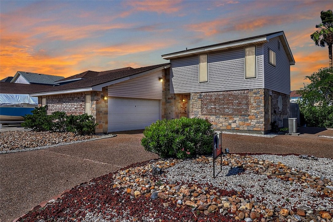 Yardarm Ct, Corpus Christi, TX 78418