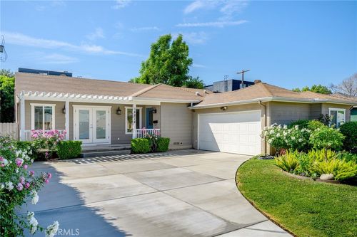 16814 Hartland St, Lake Balboa, CA, 91406-4519 | Card Image