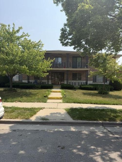 5-4244 N 104th Street, Milwaukee, WI, 43222 | Card Image