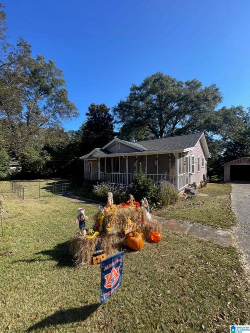 304 7th Ave Se, CHILDERSBURG, AL, 35044-1722 | Card Image