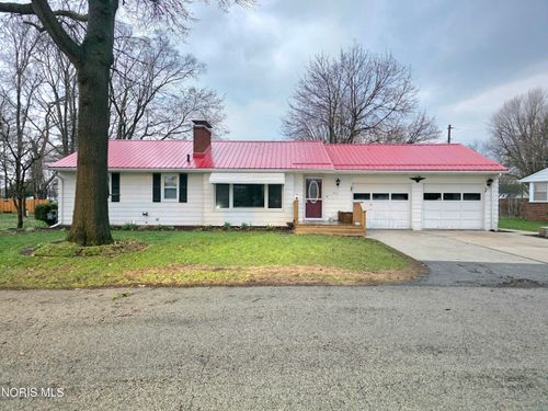 711 Natlin Dr, Fostoria, OH, 44830-1519 | Card Image